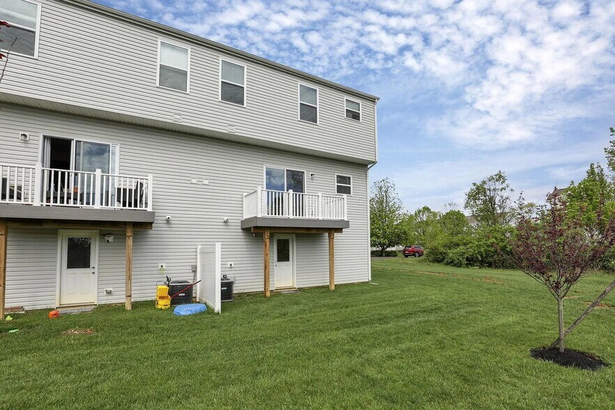 Building Photo - 111 Coyote Willow Dr