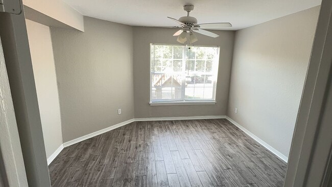 Building Photo - Beautiful 1 bedroom condo for rent in Lake...