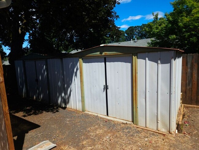 Building Photo - 3Bd/2Ba Single Story Home-Available soon!