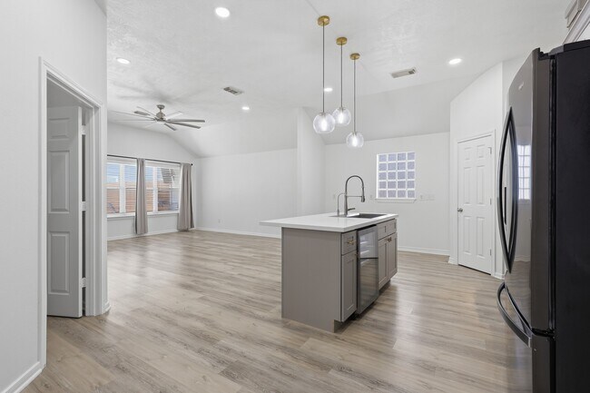 Building Photo - 10139 East Palm Lake Drive