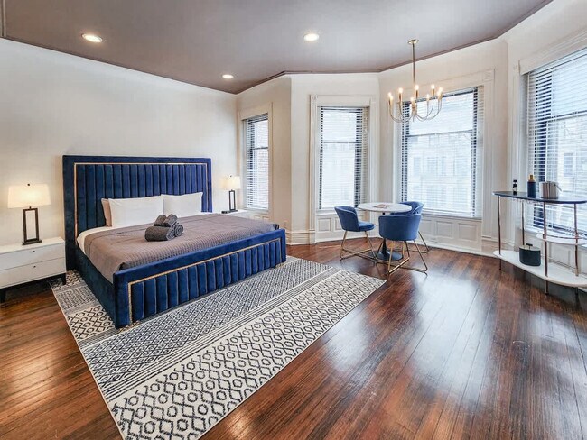 Building Photo - 68 E Cedar St