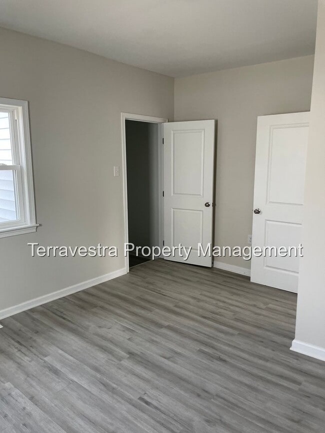 Building Photo - Newly Renovated 3 Bed in Carney's Point. Eligible for $500 Security Deposit.