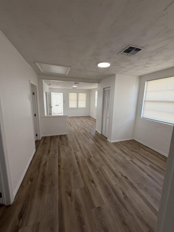 Building Photo - 1045 W Gore St