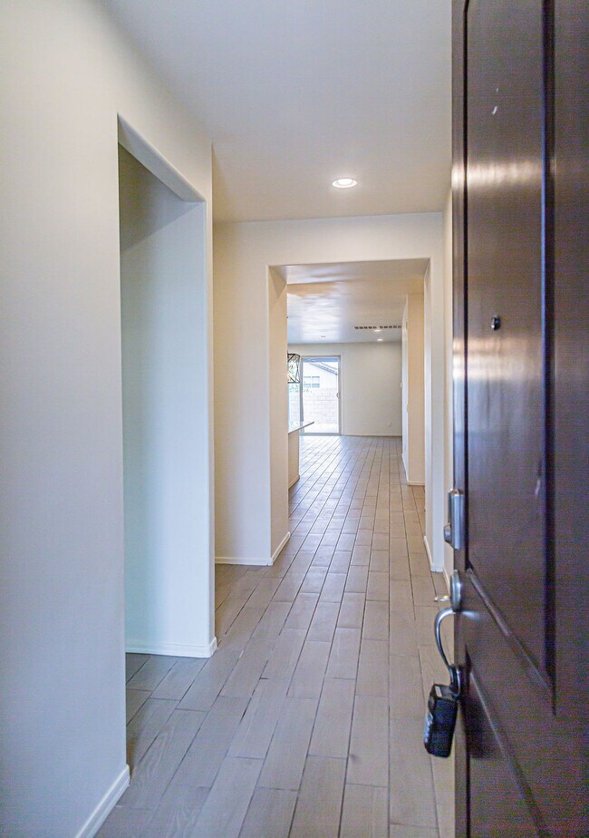 Building Photo - 10741 W Harrigan Dr