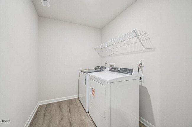 Building Photo - 721 Deschutes Dr