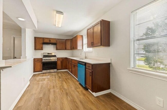 Building Photo - 10125 Muskogee Dr