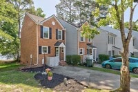 Building Photo - 111 Village Walk