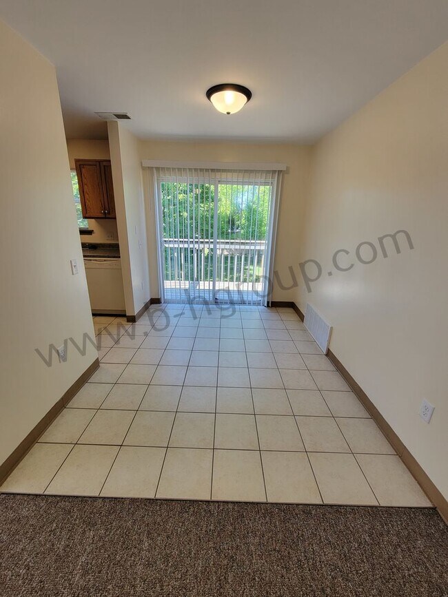 Building Photo - 8760 Sheridan Rd