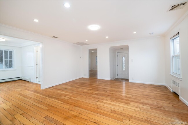 Building Photo - 2444 Bayview Ave