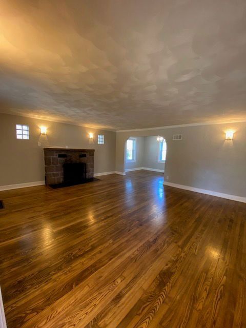 Building Photo - 702 S Cherry St