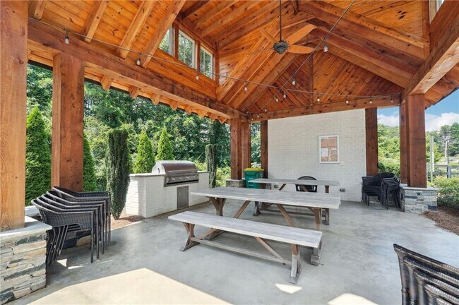 Building Photo - 171 Bellehaven Dr
