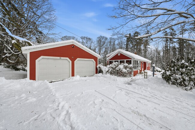 Building Photo - 11 Caribou Dr