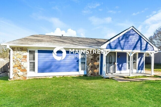 Building Photo - 3 Bedroom Pet-Friendly Home in Memphis, TN with Main Street Renewal
