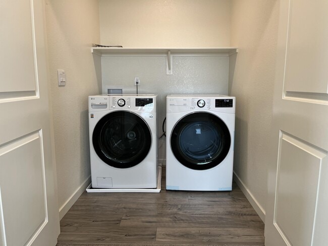 Building Photo - 3093 Pruett Dr