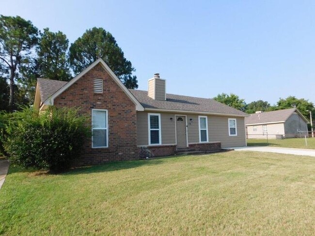 Building Photo - 3367 Kenie Ave