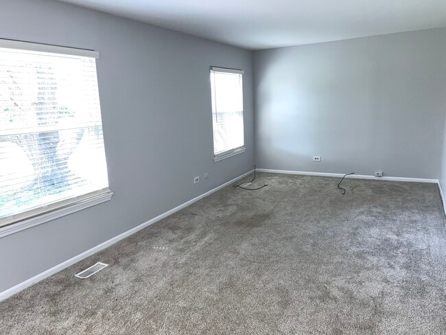 Building Photo - 1164 Lakewood Cir