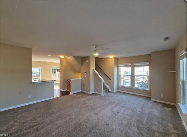 Building Photo - 279 Tigerlilly Dr