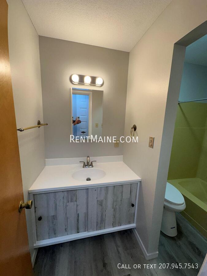 Building Photo - 27 Longrale Park