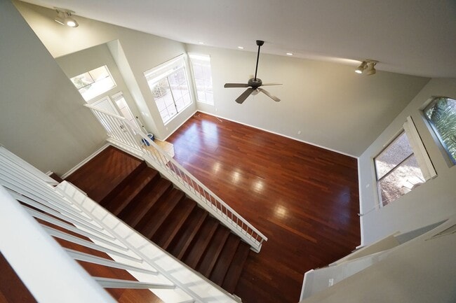 Building Photo - SHOWINGS AVAILABLE NOW