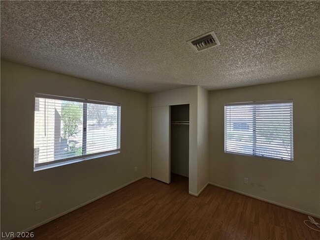 Building Photo - 2200 Highpointe Dr