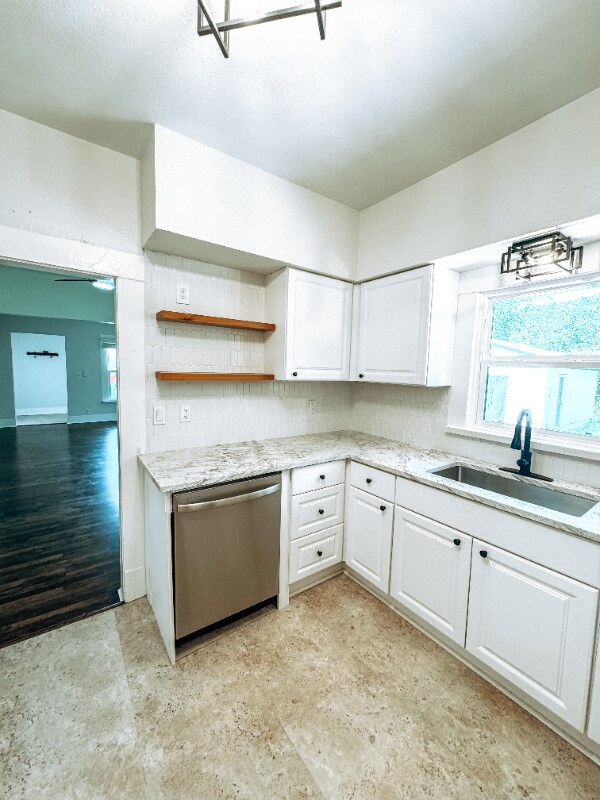 Building Photo - 309 N Dubellette St