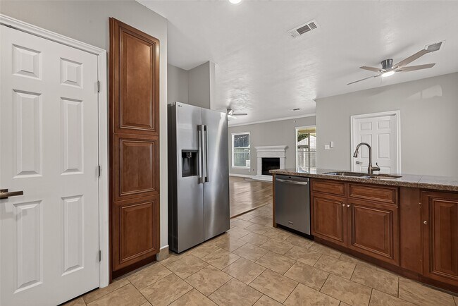 Building Photo - 1522 Brook Grove Dr