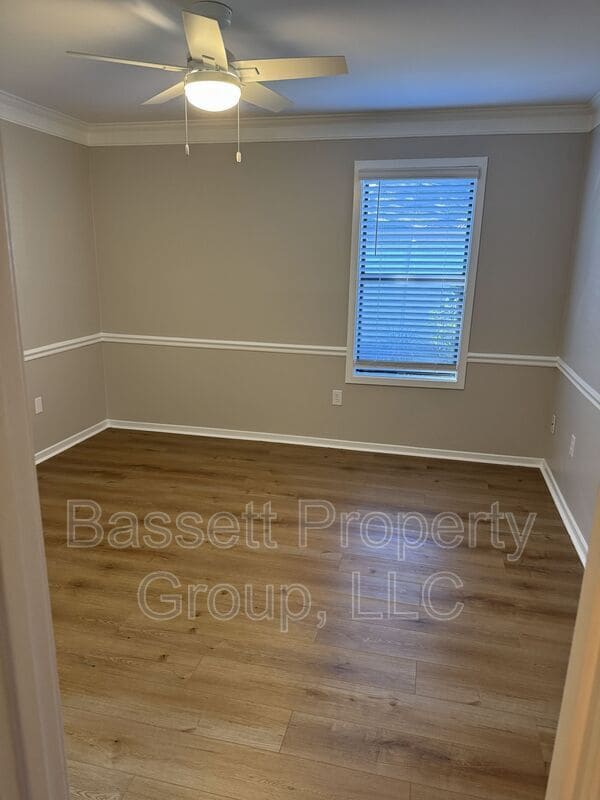 Building Photo - 1739 River Front Dr