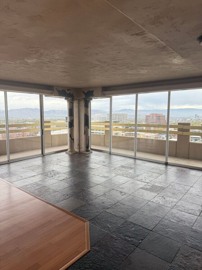 Building Photo - 100 N Arlington Ave