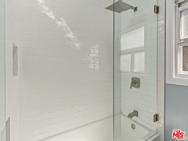 Building Photo - 7630 W 91st St