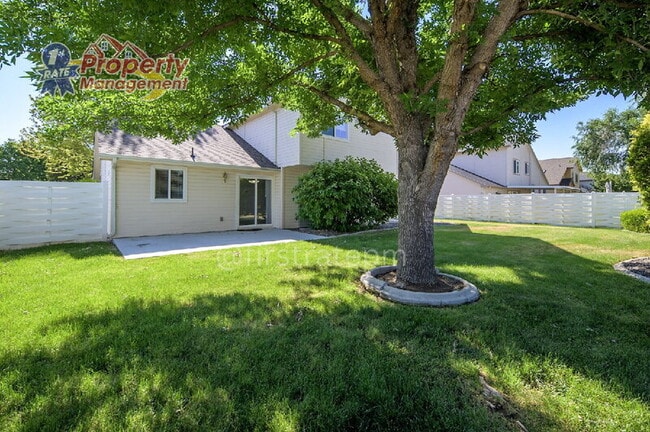 Building Photo - 1923 N Tyra Ave