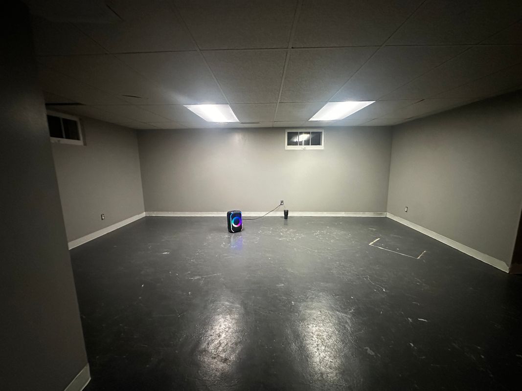 Building Photo - 1703 10th St