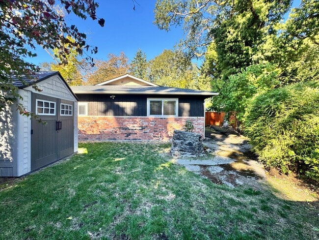 Building Photo - 5713-5713 64th St W