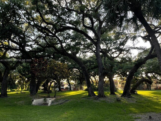 Building Photo - 601 Ives Dairy Rd