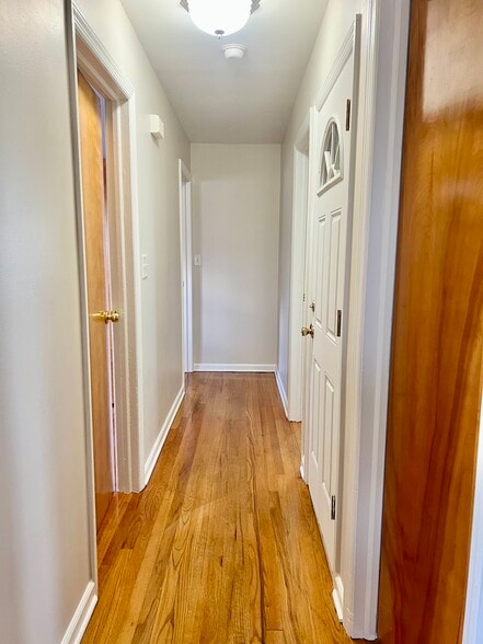 Building Photo - 1575 Lenox Pl