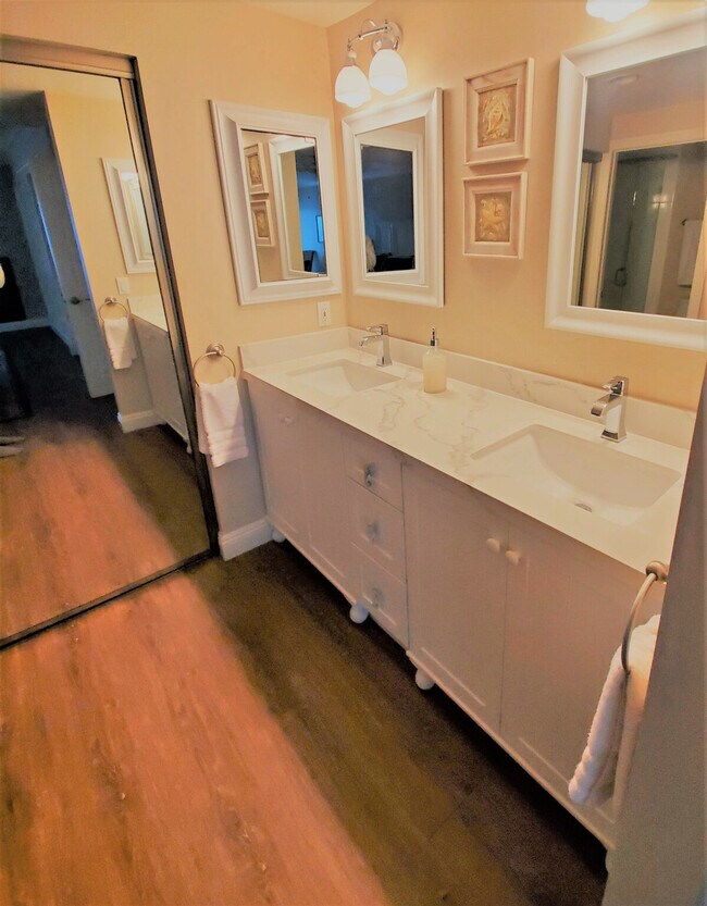 Building Photo - 233 S Helix Ave