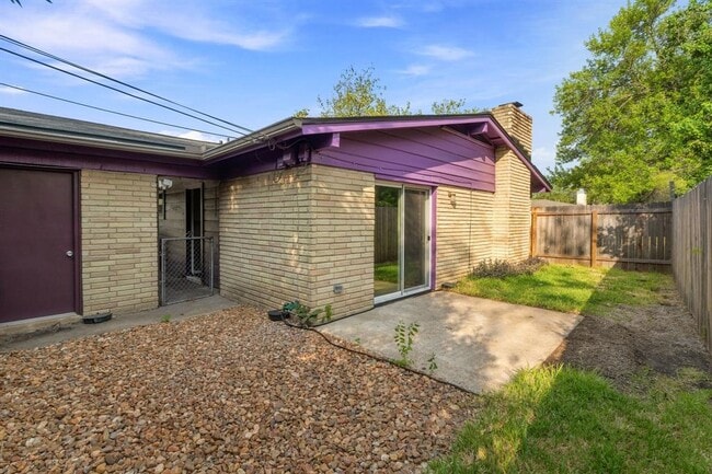 Building Photo - 2507 Biggs Dr