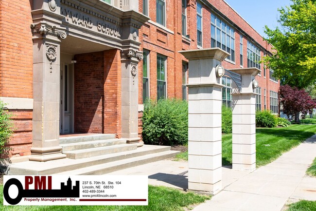 Building Photo - 1223 N 9th St