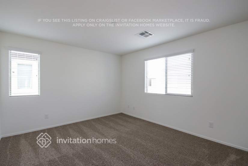 Building Photo - 1270 E Palomino Way