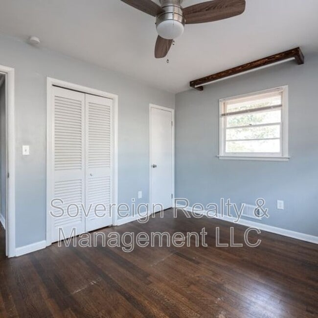 Building Photo - 4085 Kenora Dr SW