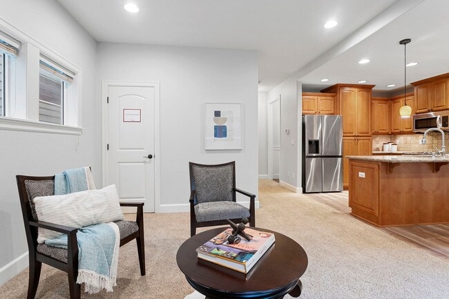 Building Photo - Beautiful 4-bdr/2.5 bath Beaverton home w/ fireplace near nature area, Intel, Nike, and more