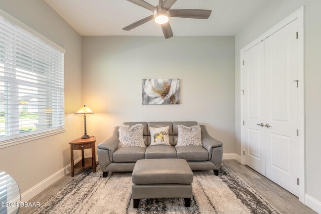 Building Photo - 205 Cyan Ave