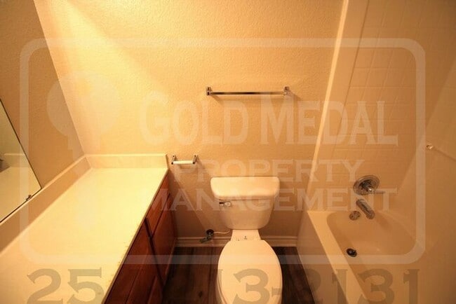 Building Photo - 4707 Westcliff Rd