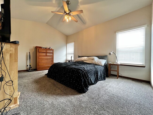 Building Photo - Elegant 3 Bedroom 2.5 Bathroom Home