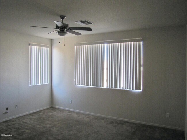 Building Photo - 2561 Sweet Grass Dr
