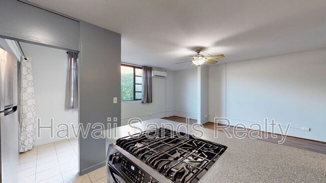 Building Photo - 2050 Nuuanu Ave