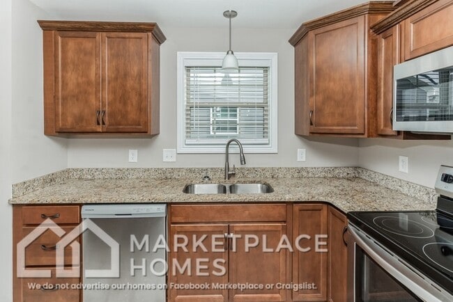 Building Photo - 702 Jim Brown Dr