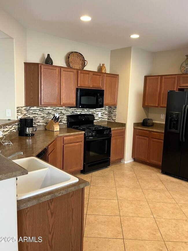 Building Photo - 26087 W Tonto Ln
