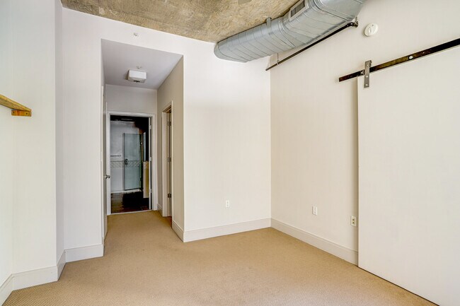 Building Photo - 929 Florida Ave NW