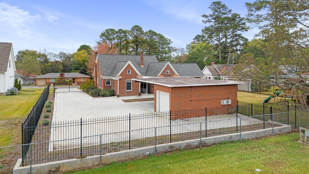 Building Photo - 507 Georgetown Rd NW