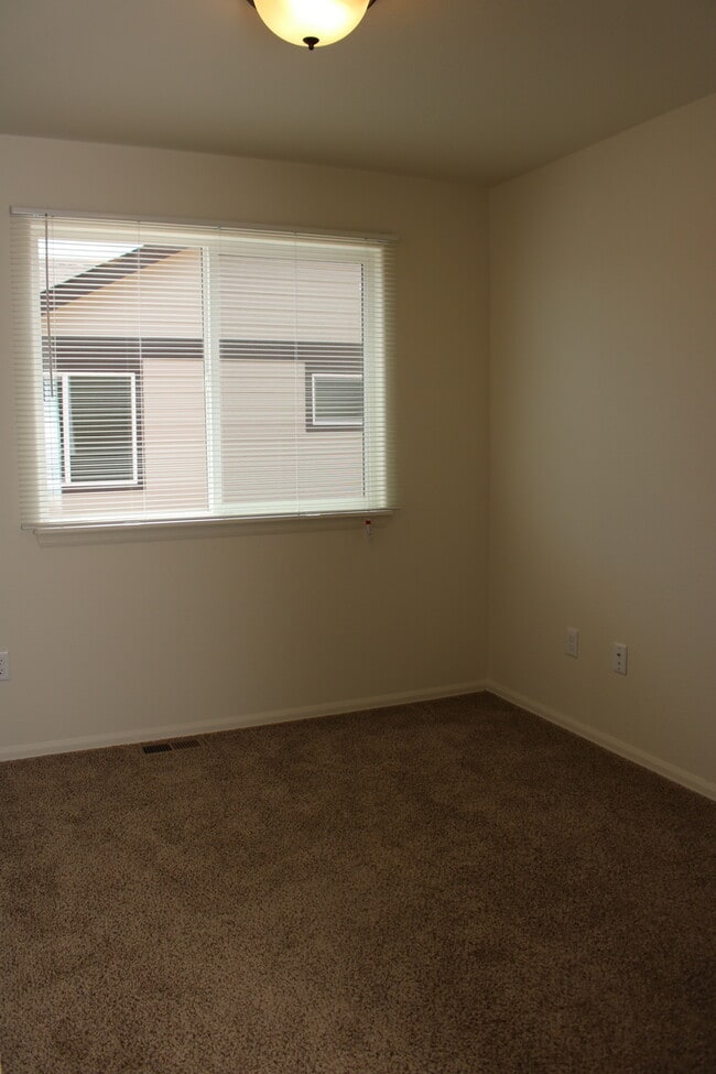 Building Photo - 3 bedroom, 2 bath in Severance!